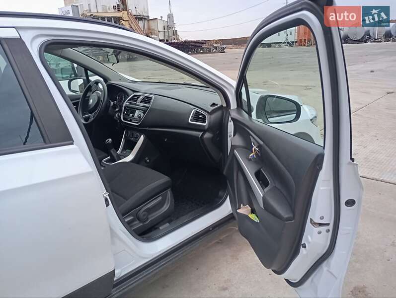 Внедорожник / Кроссовер Suzuki SX4 2017 в Ахтырке фото 2 Внедорожник / Кроссовер Suzuki SX4 2017 в Ахтырке