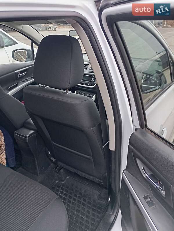 Внедорожник / Кроссовер Suzuki SX4 2017 в Ахтырке фото 12 Внедорожник / Кроссовер Suzuki SX4 2017 в Ахтырке