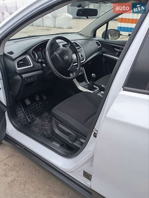 Внедорожник / Кроссовер Suzuki SX4 2017 в Ахтырке фото 14 Внедорожник / Кроссовер Suzuki SX4 2017 в Ахтырке