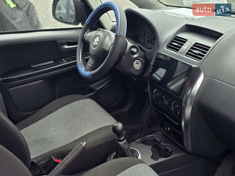 Седан Suzuki SX4 2009 в Тернополе