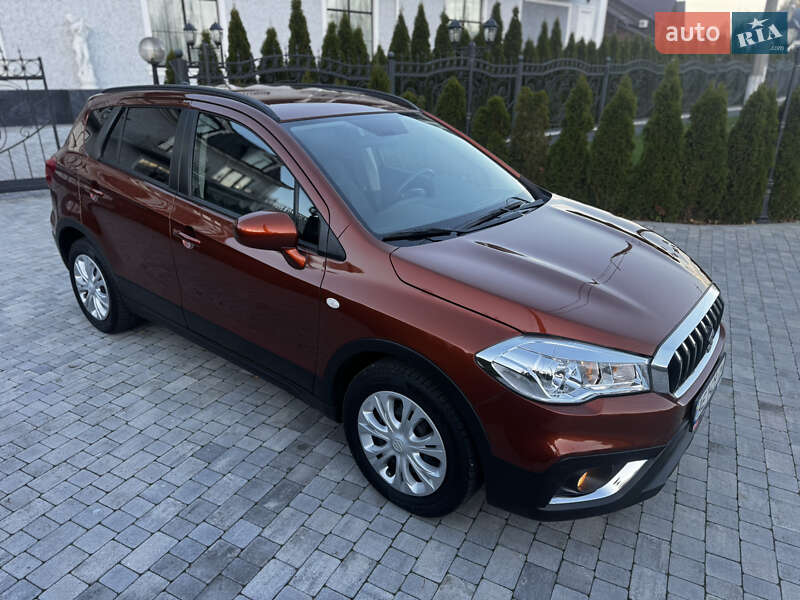 Внедорожник / Кроссовер Suzuki SX4 2017 в Киеве