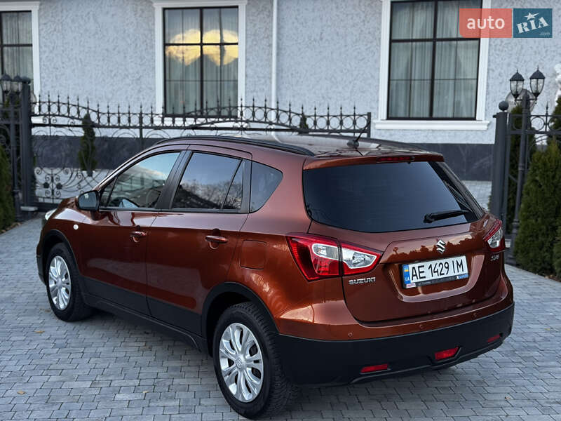 Внедорожник / Кроссовер Suzuki SX4 2017 в Киеве