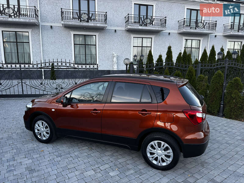 Внедорожник / Кроссовер Suzuki SX4 2017 в Киеве