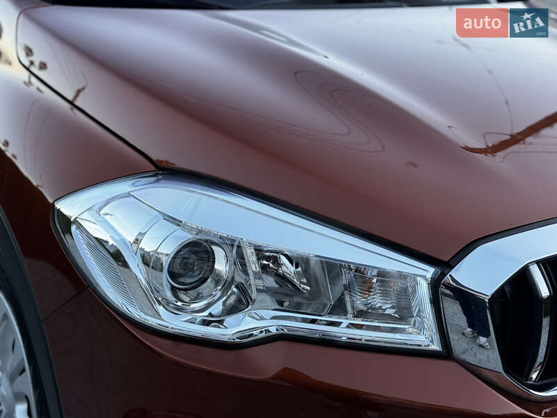 Внедорожник / Кроссовер Suzuki SX4 2017 в Киеве