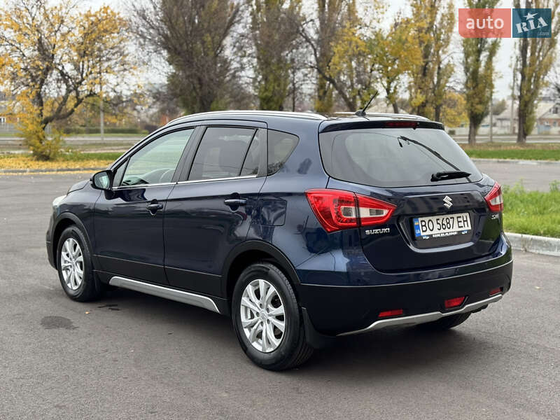 Внедорожник / Кроссовер Suzuki SX4 2017 в Харькове