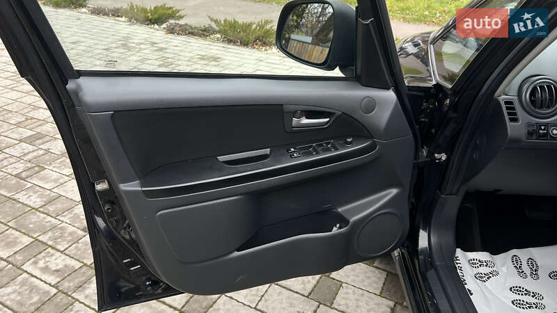 Хэтчбек Suzuki SX4 2008 в Львове