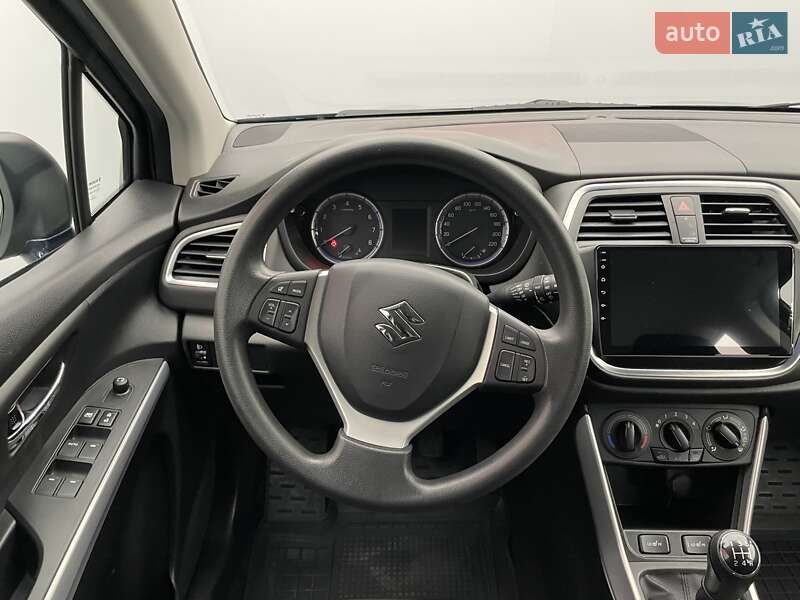 Внедорожник / Кроссовер Suzuki SX4 2019 в Киеве