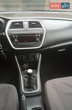 Позашляховик / Кросовер Suzuki SX4 2014 в Рівному