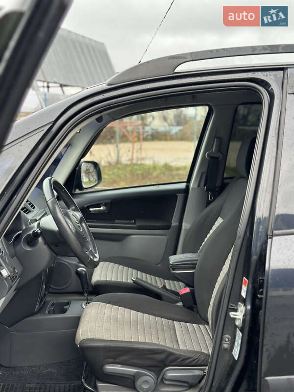 Внедорожник / Кроссовер Suzuki SX4 2011 в Богуславе