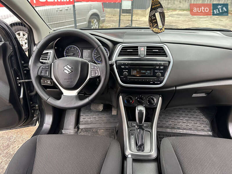 Внедорожник / Кроссовер Suzuki SX4 2017 в Днепре