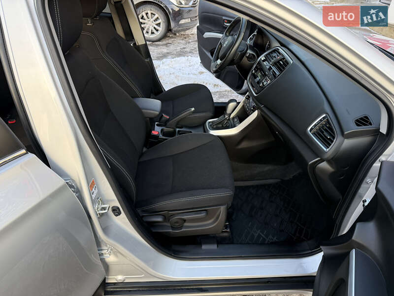 Внедорожник / Кроссовер Suzuki SX4 2020 в Тернополе