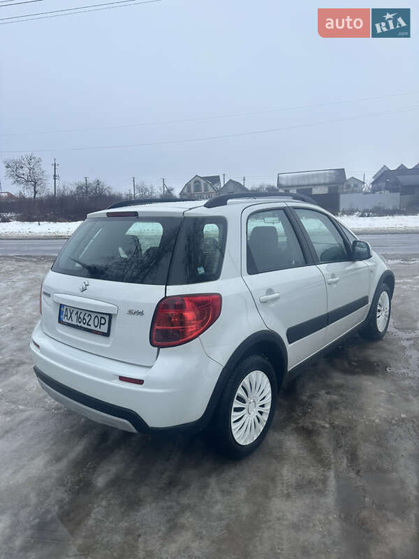 Внедорожник / Кроссовер Suzuki SX4 2014 в Новой Водолаге