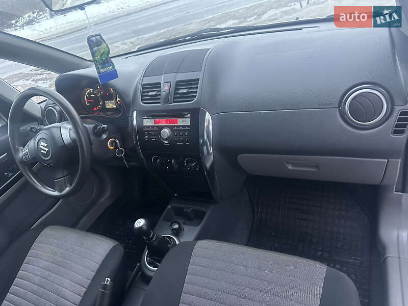 Внедорожник / Кроссовер Suzuki SX4 2014 в Новой Водолаге