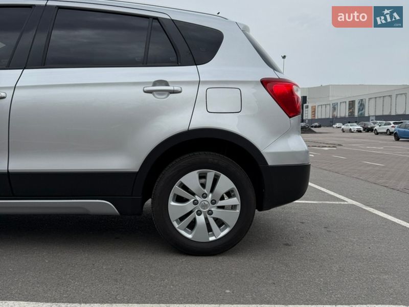 Внедорожник / Кроссовер Suzuki SX4 2014 в Киеве