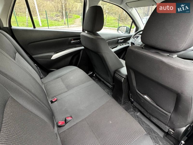 Позашляховик / Кросовер Suzuki SX4 2019 в Запоріжжі