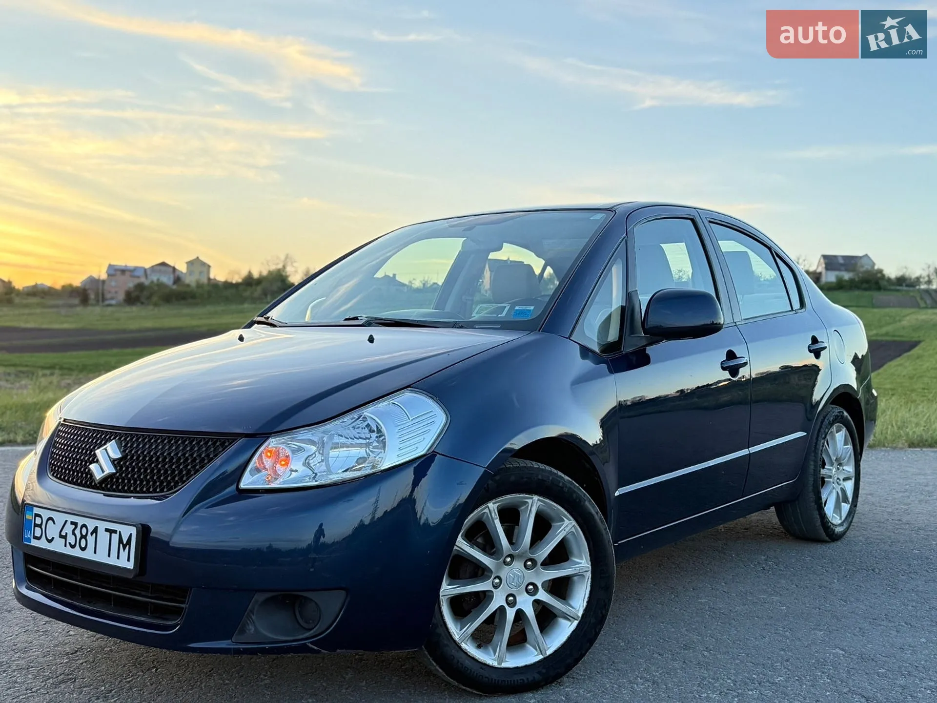 2010 Suzuki SX4 - мініатюра 5