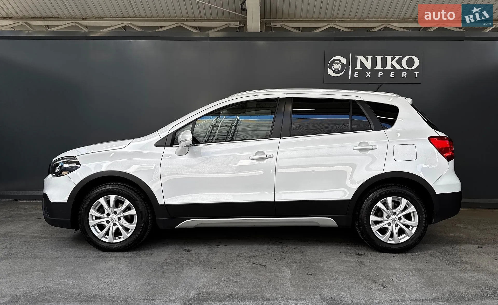2017 Suzuki SX4 - мініатюра 8