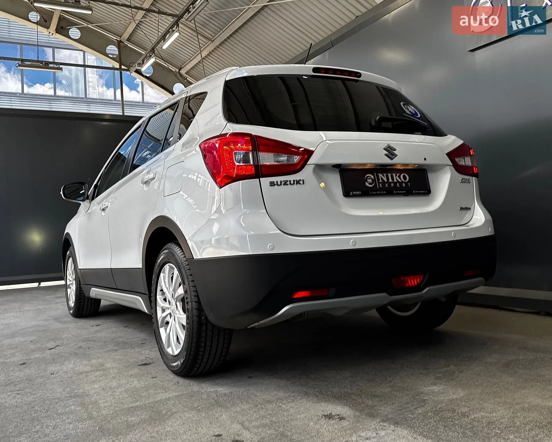 2017 Suzuki SX4 - мініатюра 13