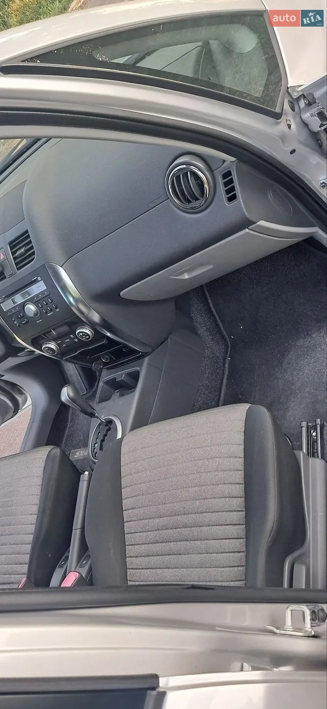 2011 Suzuki SX4 - мініатюра 16