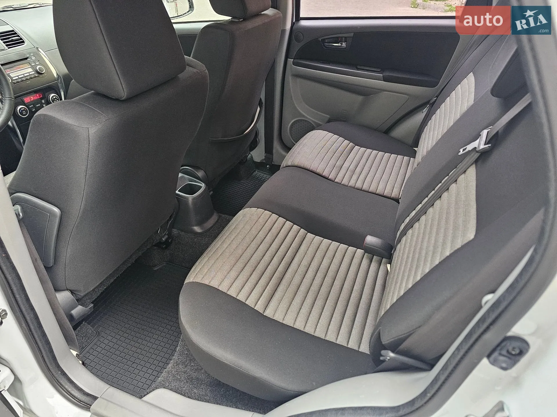 2011 Suzuki SX4 - мініатюра 34