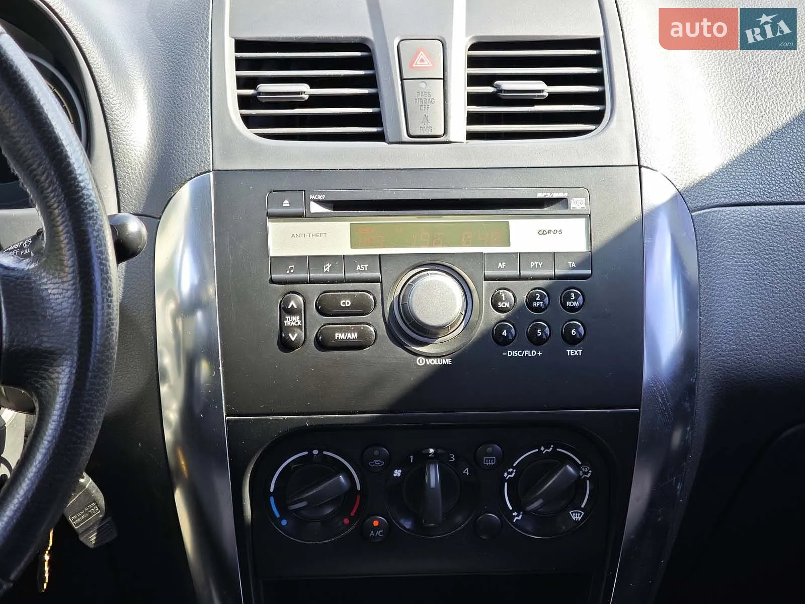 2011 Suzuki SX4 - мініатюра 14