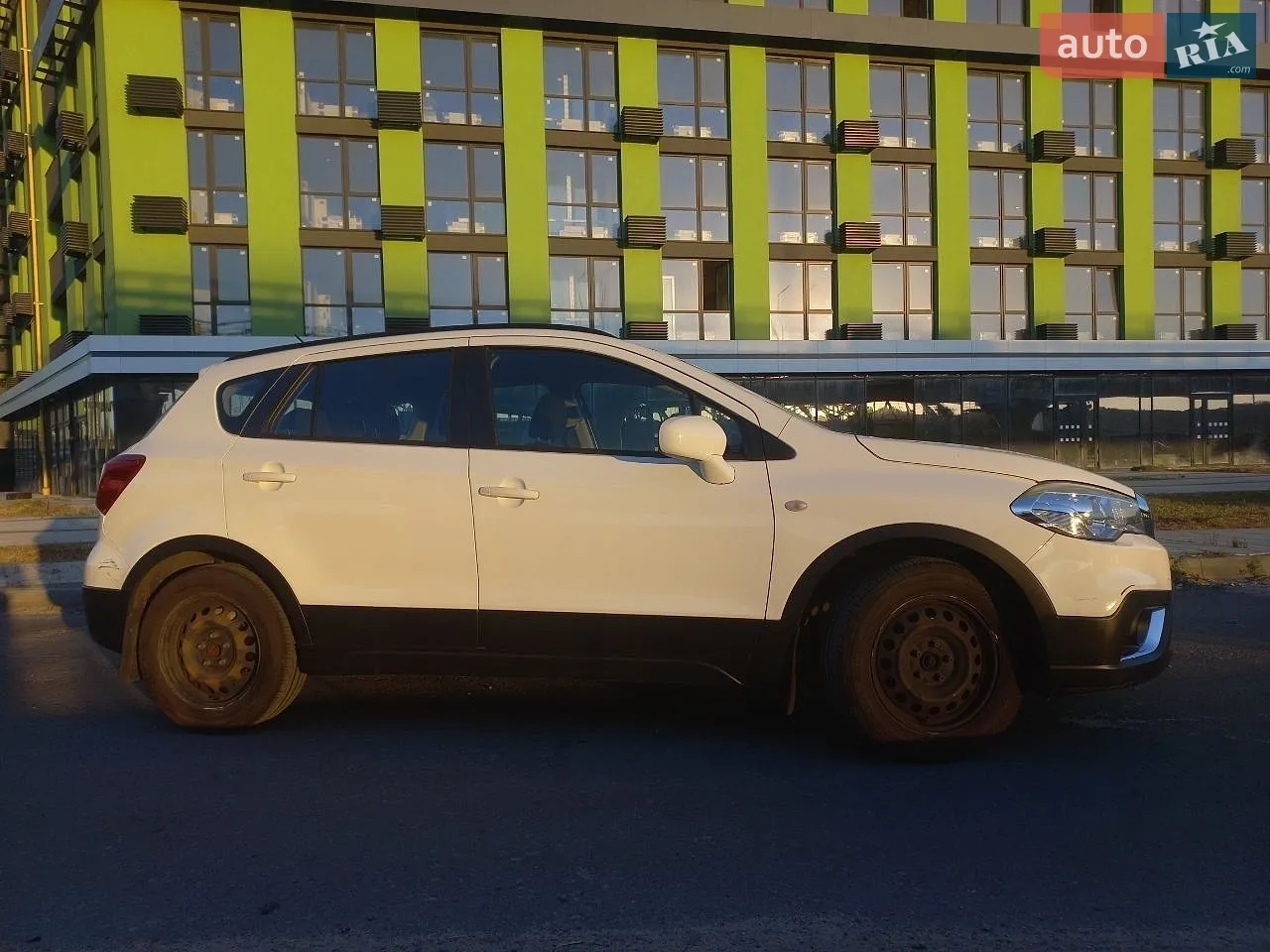 2017 Suzuki SX4 - мініатюра 8