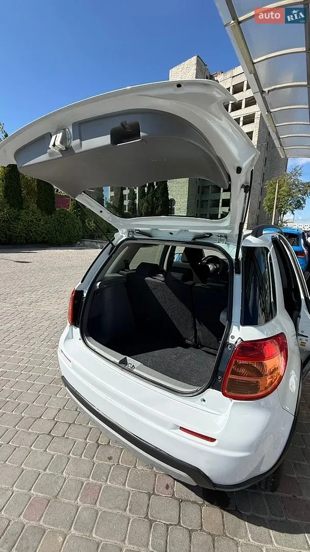 2012 Suzuki SX4 - мініатюра 8