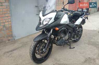 Мотоцикл Спорт-туризм Suzuki V-Strom 650/XT 2015 в 