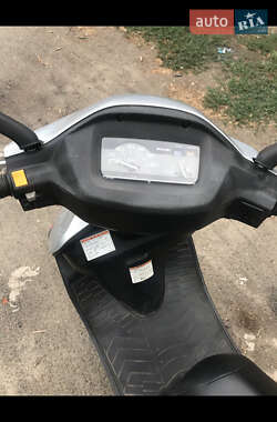 Скутер Suzuki Vecstar 125 2004 в 