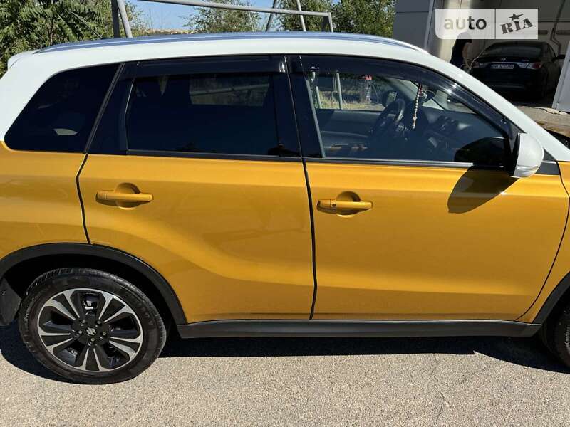 Позашляховик / Кросовер Suzuki Vitara 2022 в Южному