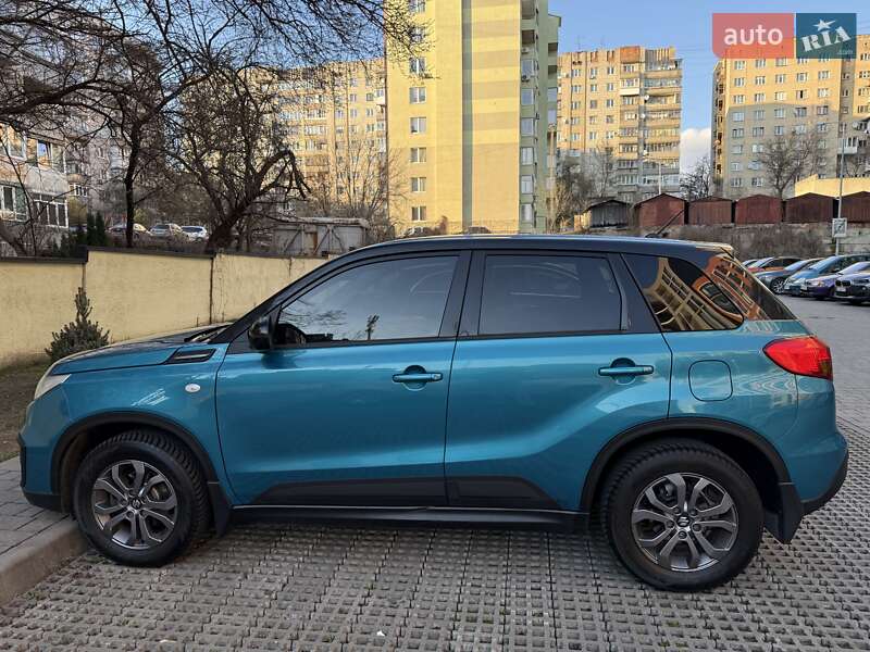 Внедорожник / Кроссовер Suzuki Vitara 2016 в Львове
