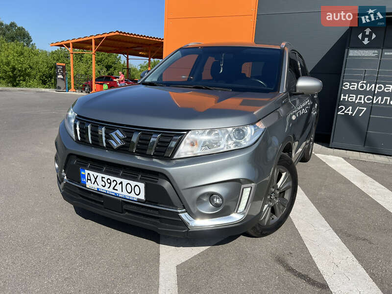 Позашляховик / Кросовер Suzuki Vitara 2020 в  фото Позашляховик / Кросовер Suzuki Vitara 2020 в