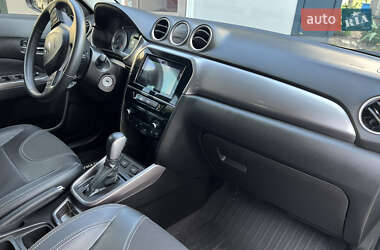 Позашляховик / Кросовер Suzuki Vitara 2020 в  фото 12 Позашляховик / Кросовер Suzuki Vitara 2020 в