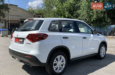 Позашляховик / Кросовер Suzuki Vitara 2021 в 