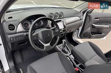 Внедорожник / Кроссовер Suzuki Vitara 2023 в 