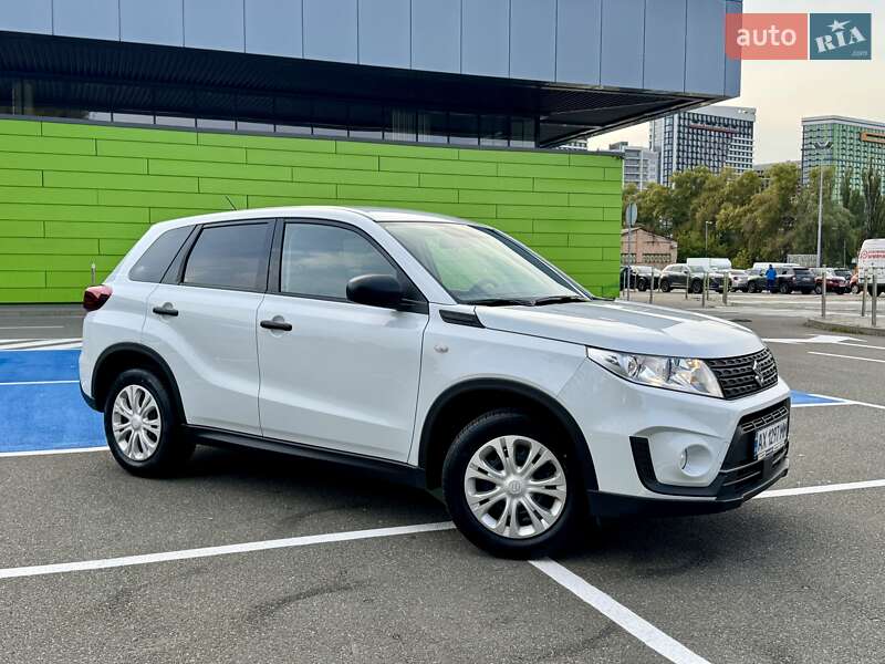 Внедорожник / Кроссовер Suzuki Vitara 2023 в Киеве
