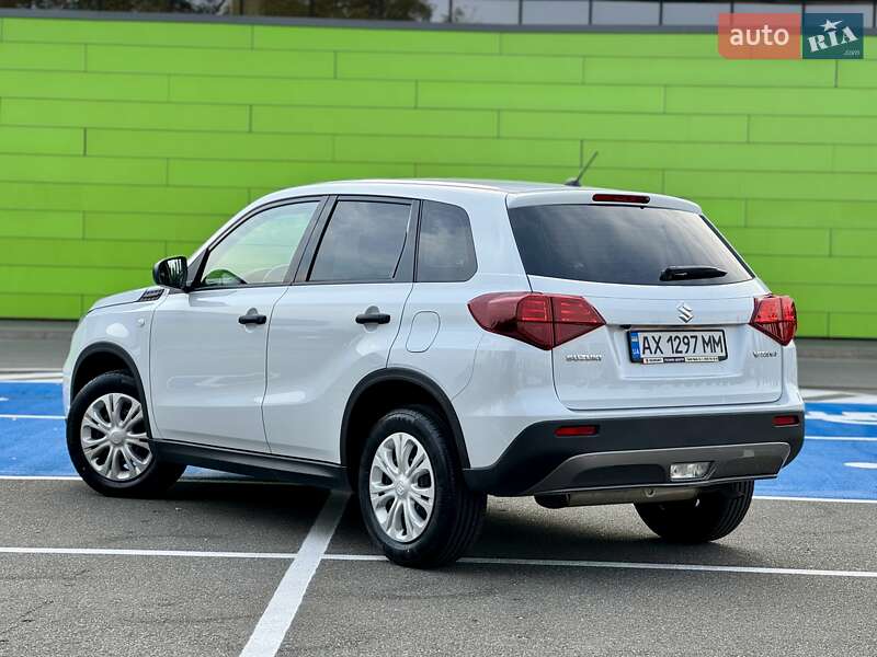 Внедорожник / Кроссовер Suzuki Vitara 2023 в Киеве