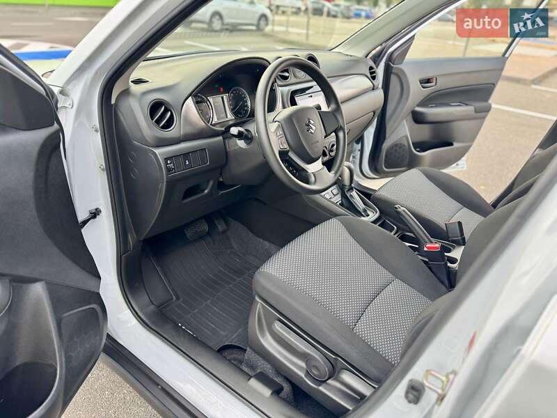 Внедорожник / Кроссовер Suzuki Vitara 2023 в Киеве