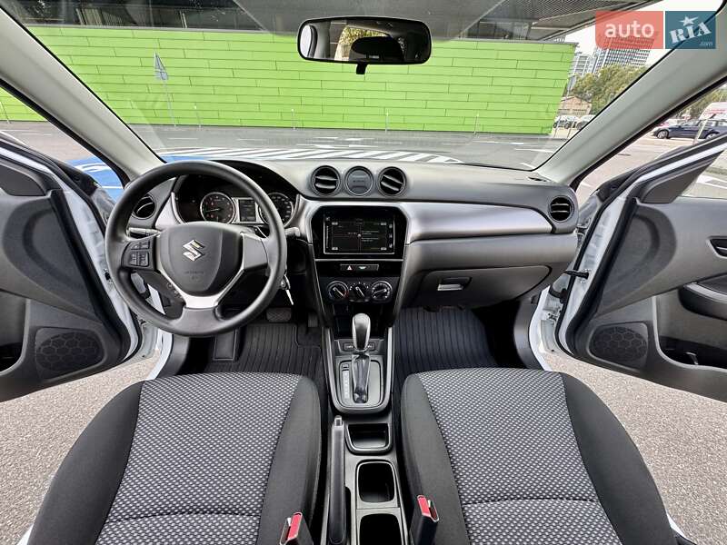 Внедорожник / Кроссовер Suzuki Vitara 2023 в Киеве