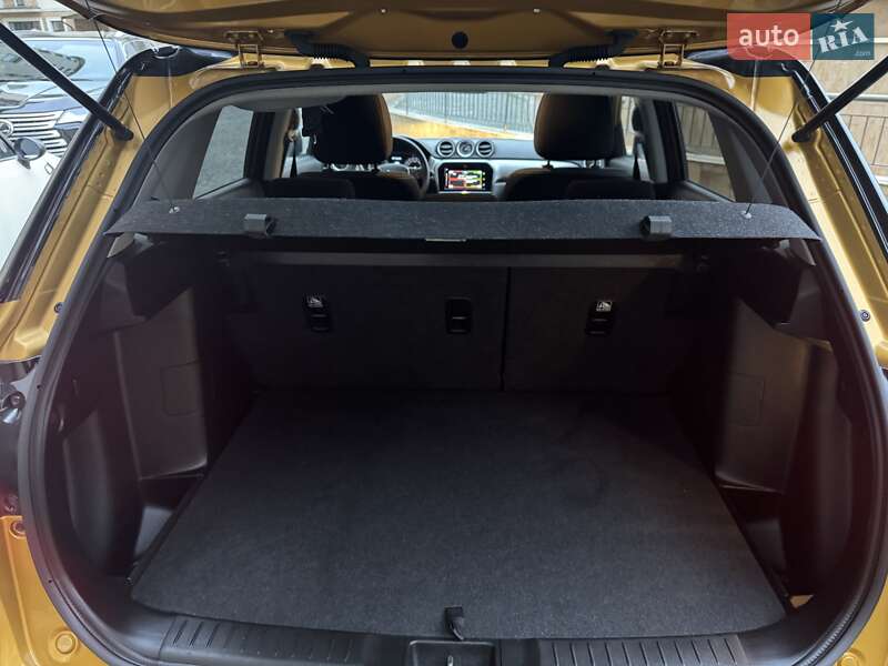 Внедорожник / Кроссовер Suzuki Vitara 2020 в Киеве