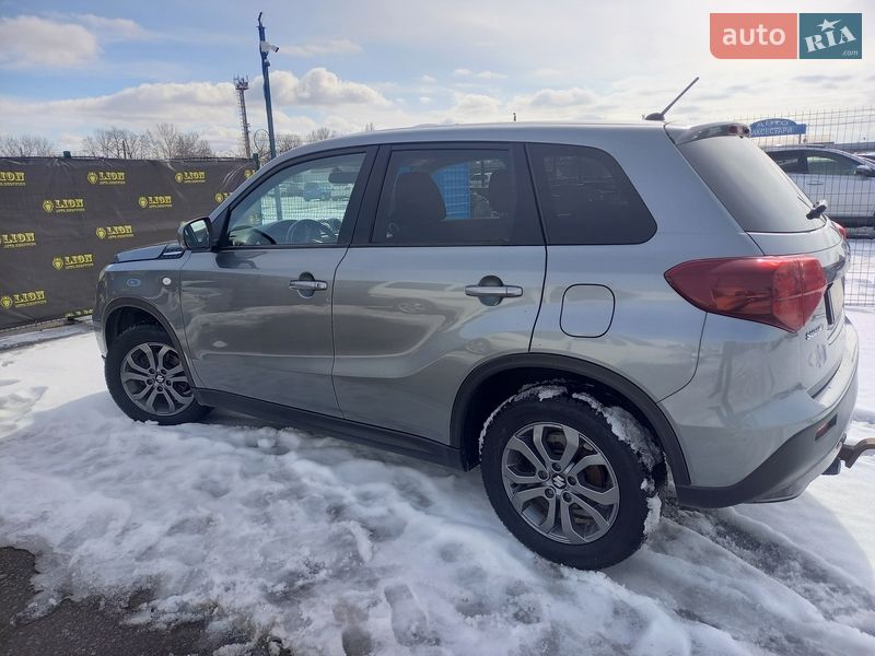Внедорожник / Кроссовер Suzuki Vitara 2022 в Киеве