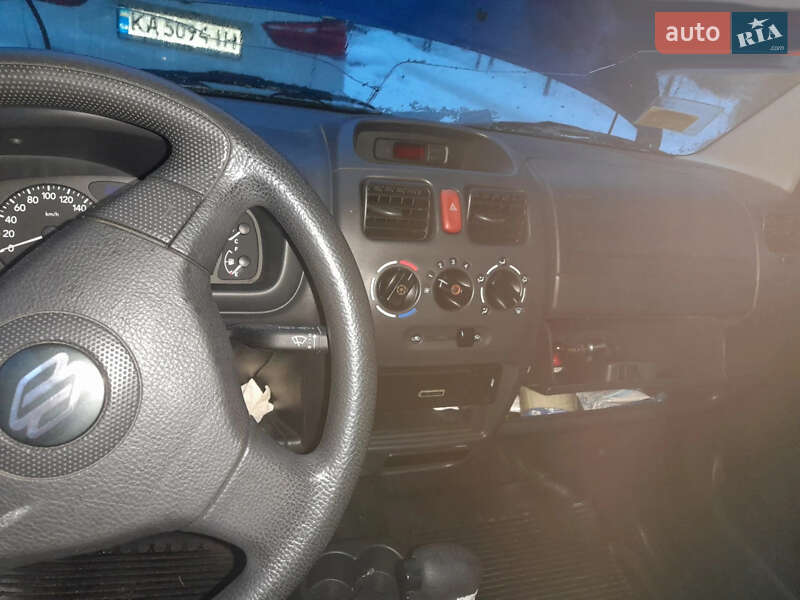 Микровэн Suzuki Wagon R 2004 в Киеве