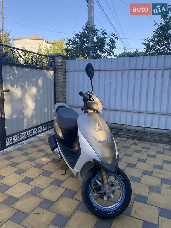 Suzuki ZZ 50 2004