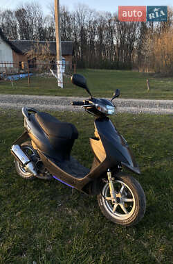 Скутер Suzuki ZZ 50 2005 в  фото 2 Скутер Suzuki ZZ 50 2005 в