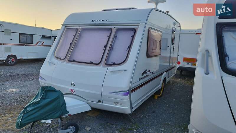 Причіп дача SWIFT Corniche 2003 в Косові