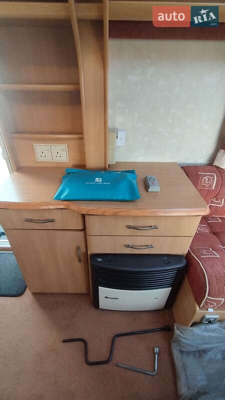 Причіп дача SWIFT Corniche 2003 в Косові