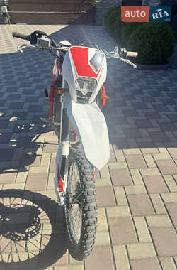 Мотоцикл Внедорожный (Enduro) SWM RS 125R 2017 в Житомире