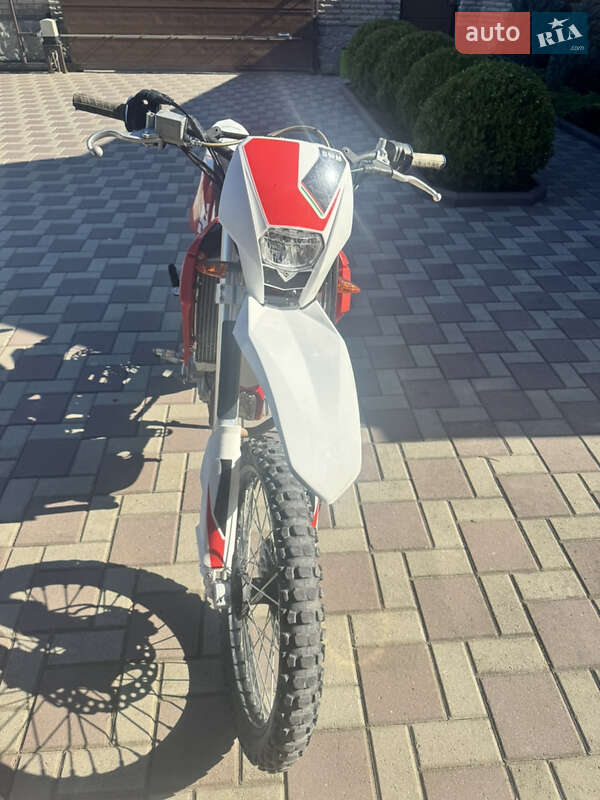 Мотоцикл Позашляховий (Enduro) SWM RS 125R 2017 в 