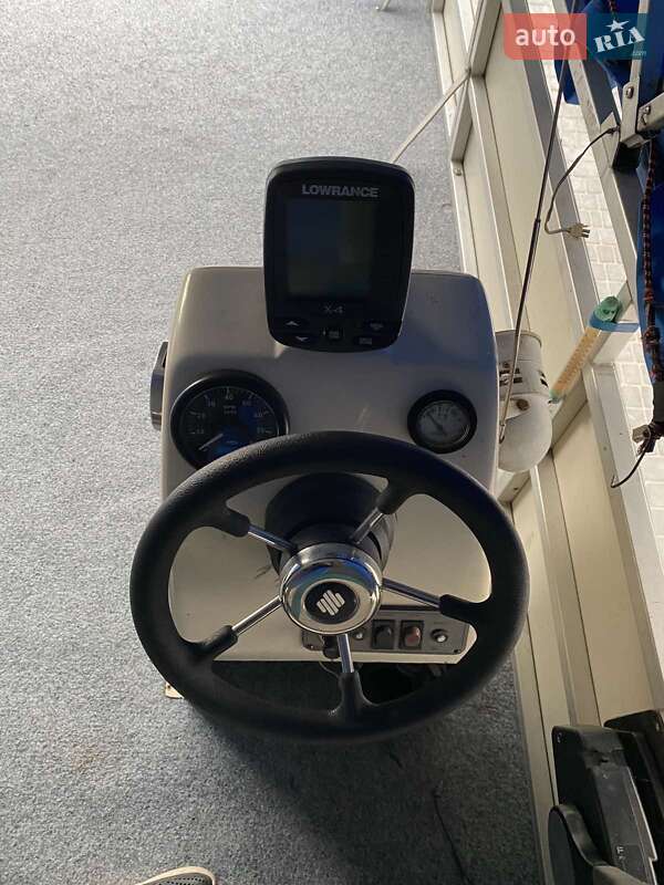 Катер Sylvan Explorer 1995 в Кам'янському