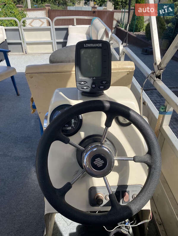 Катер Sylvan Explorer 1995 в Кам'янському